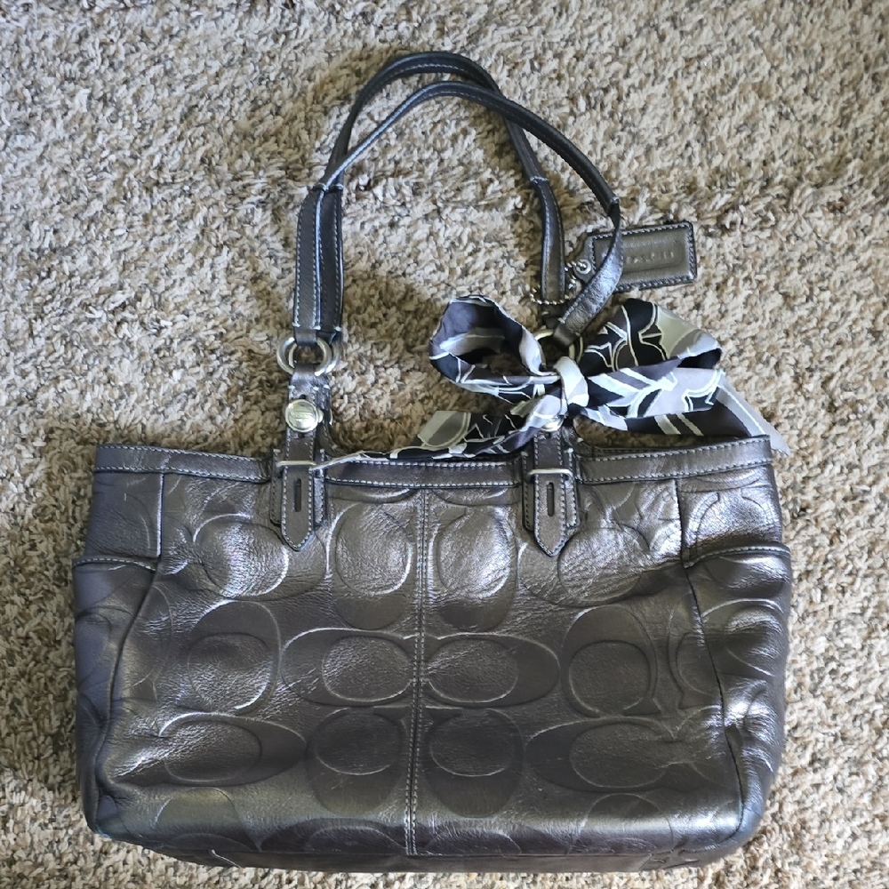 Coach Gray Shoulder Bag with Signature Design